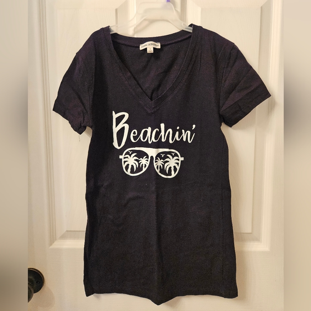 Zenana Outfitters Beachin sunglasses and palm trees tee